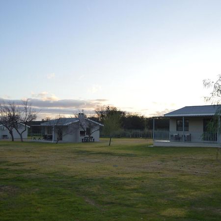 Mayfair Farm Cottages Oudtshoorn Extérieur photo
