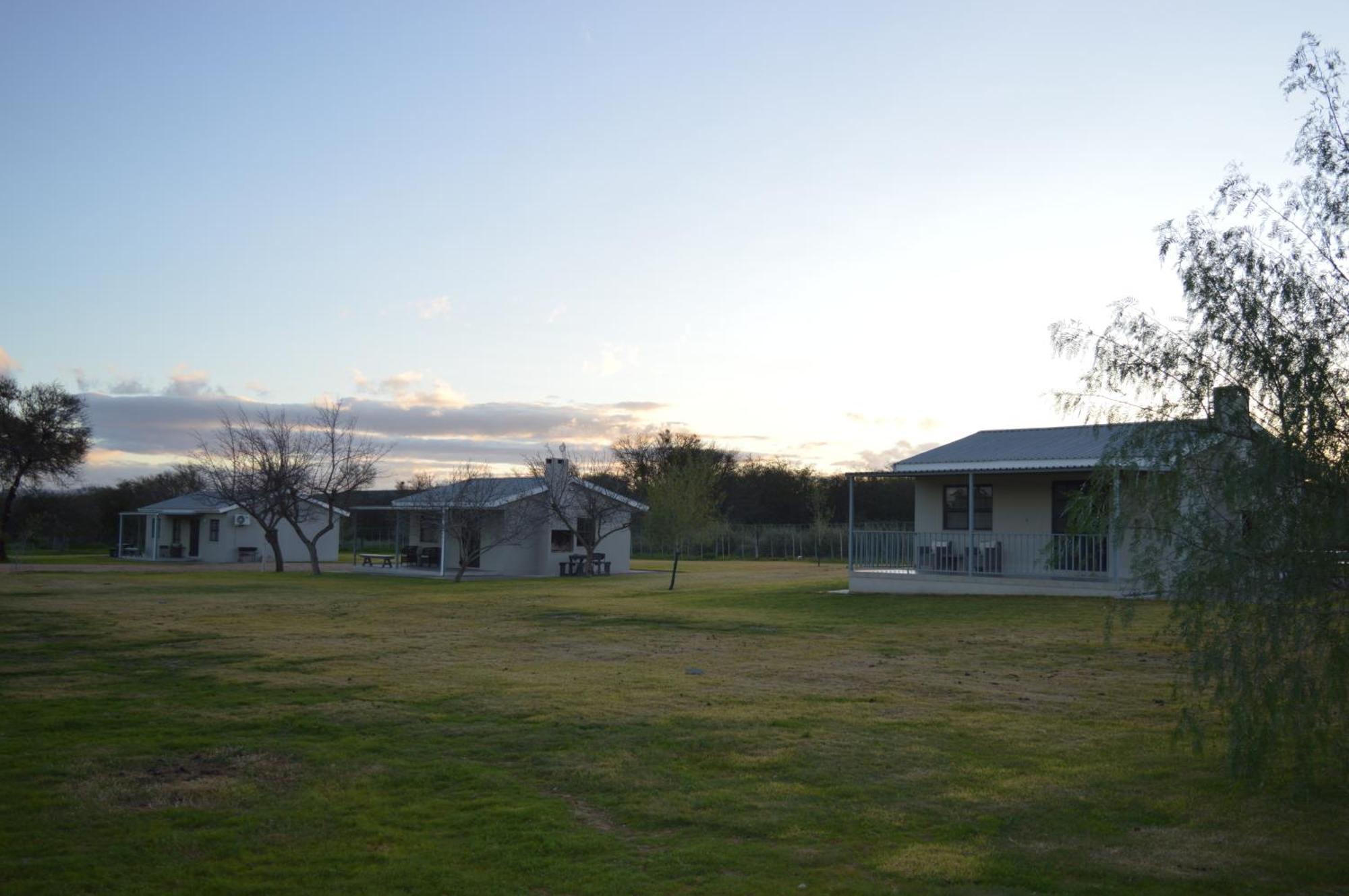 Mayfair Farm Cottages Oudtshoorn Extérieur photo